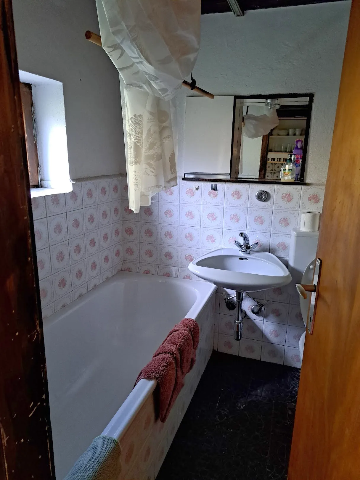 Badezimmer mit Badewanne